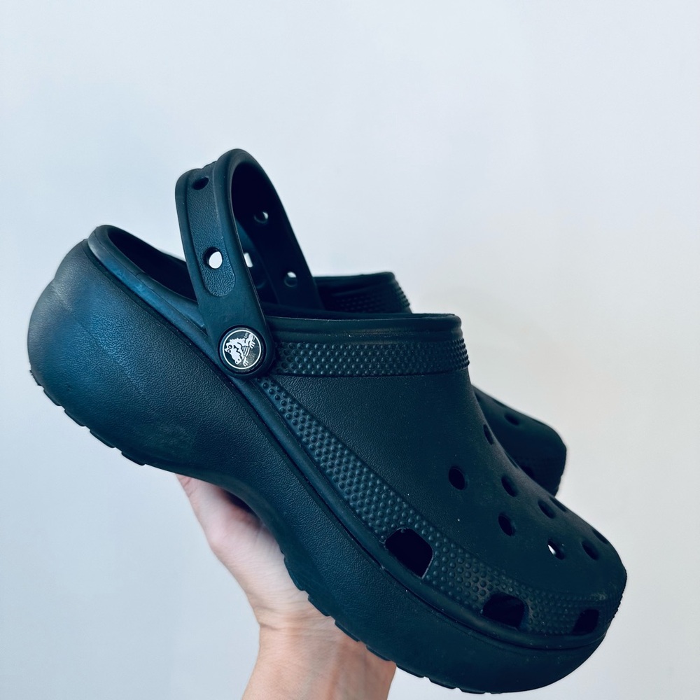 Women’s platform crocs!